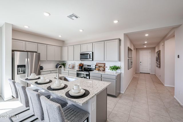30155 W WINDROSE Drive, Buckeye, AZ 85396