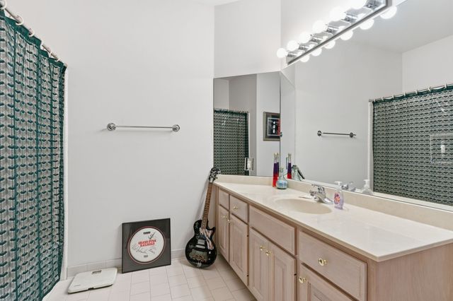 305 Harbor Dr, Old Hickory, TN 37138