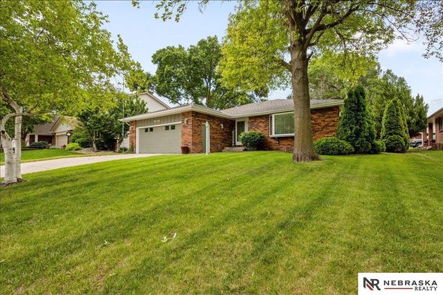 3520 S Hope Court, Lincoln, NE 68502