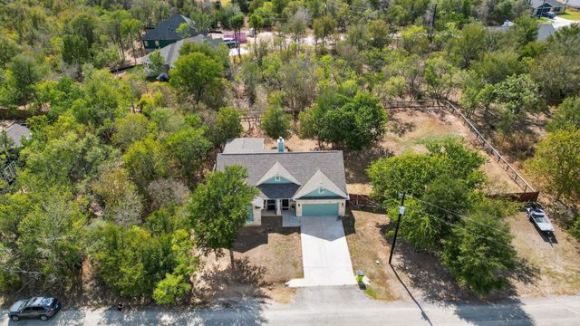 331 Nene LN, Bastrop, TX 78602
