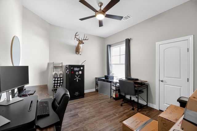 331 Nene LN, Bastrop, TX 78602