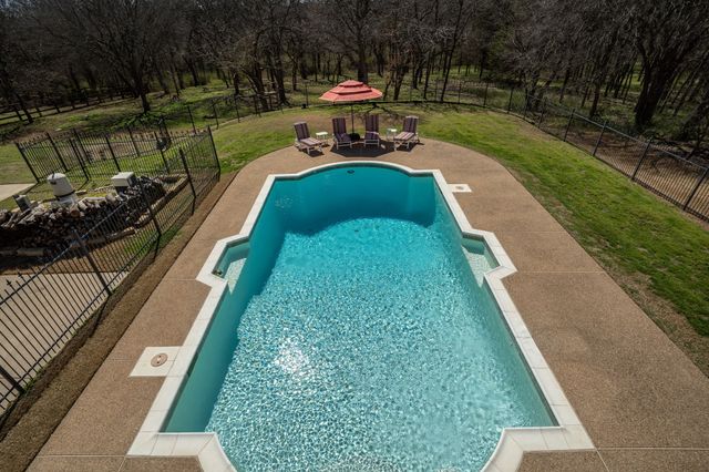 1805 Wickwood Court, Denton, TX 76226