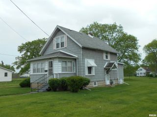 403 E Wood Street, Avon, IL 61415