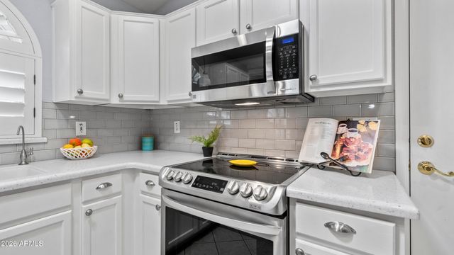 17810 N PHOENICIAN Drive, Surprise, AZ 85374