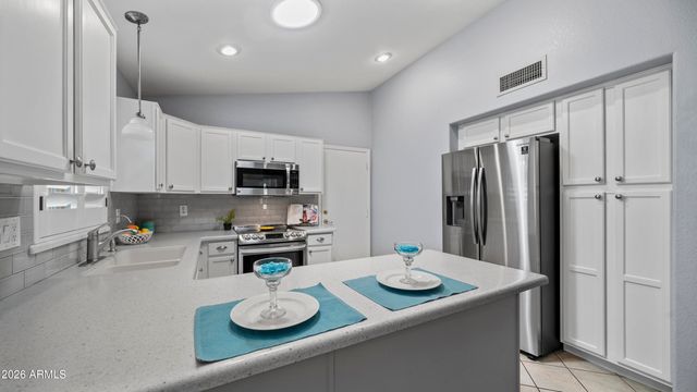 17810 N PHOENICIAN Drive, Surprise, AZ 85374
