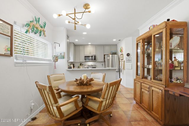 1800 THE GREENS Way 501, Jacksonville Beach, FL 32250