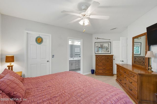 1800 THE GREENS Way 501, Jacksonville Beach, FL 32250