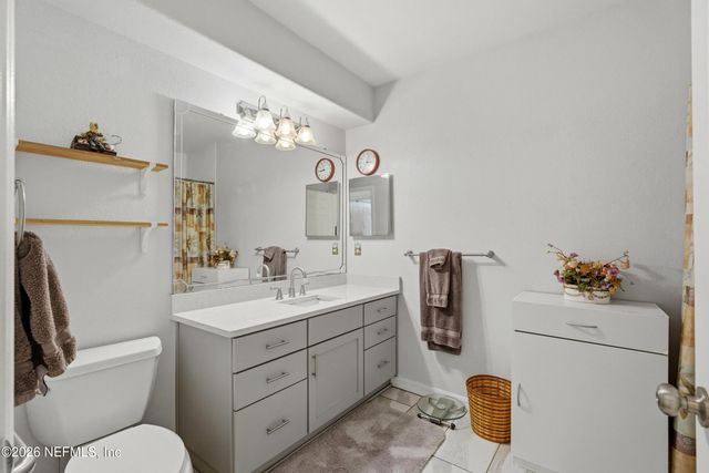 1800 THE GREENS Way 501, Jacksonville Beach, FL 32250