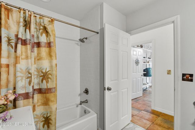 1800 THE GREENS Way 501, Jacksonville Beach, FL 32250