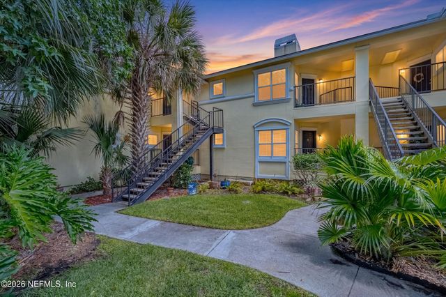1800 THE GREENS Way 501, Jacksonville Beach, FL 32250