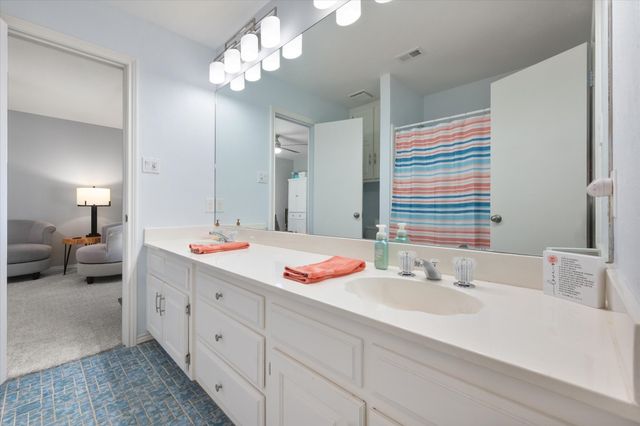 2806 Augusta Lane, Arlington, TX 76012
