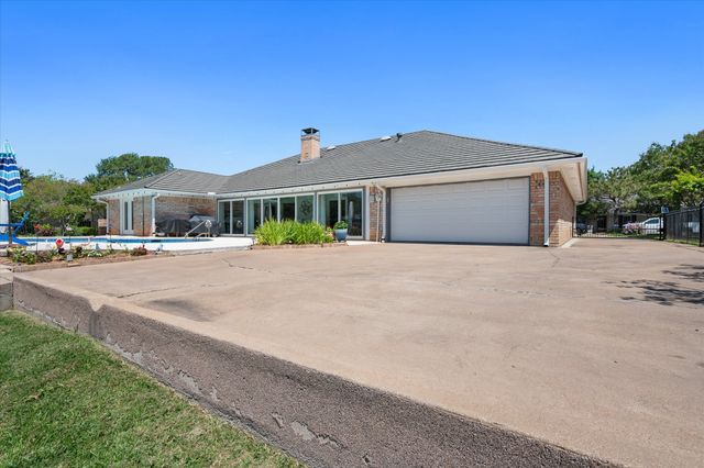 2806 Augusta Lane, Arlington, TX 76012