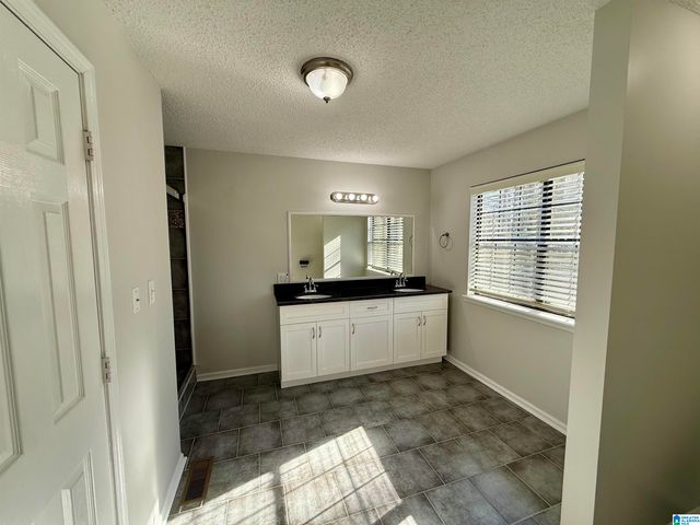 6425 WOODBERRY LANE, Bessemer, AL 35022