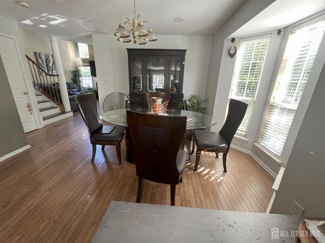 301 Park Knoll, South Brunswick, NJ 08540
