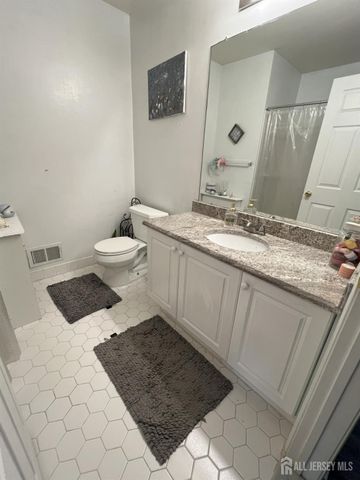 301 Park Knoll, South Brunswick, NJ 08540