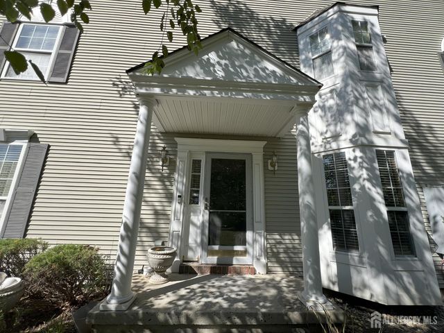 301 Park Knoll, South Brunswick, NJ 08540