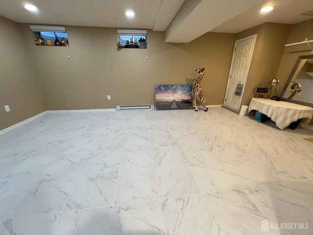 301 Park Knoll, South Brunswick, NJ 08540