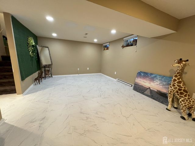 301 Park Knoll, South Brunswick, NJ 08540