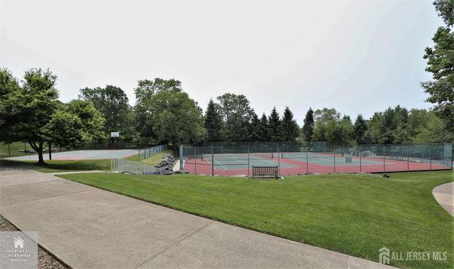 301 Park Knoll, South Brunswick, NJ 08540