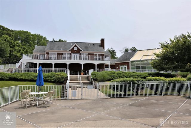 301 Park Knoll, South Brunswick, NJ 08540