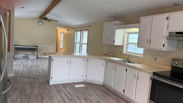 78 Thistle Way, Manchester, NH 03109