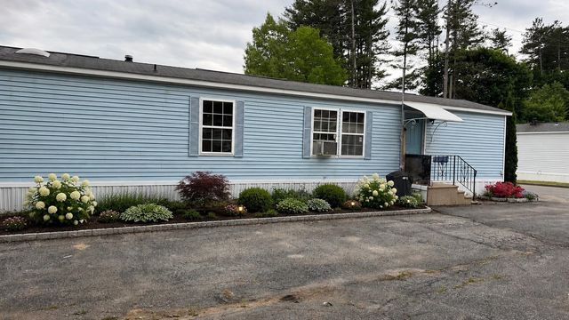 78 Thistle Way, Manchester, NH 03109
