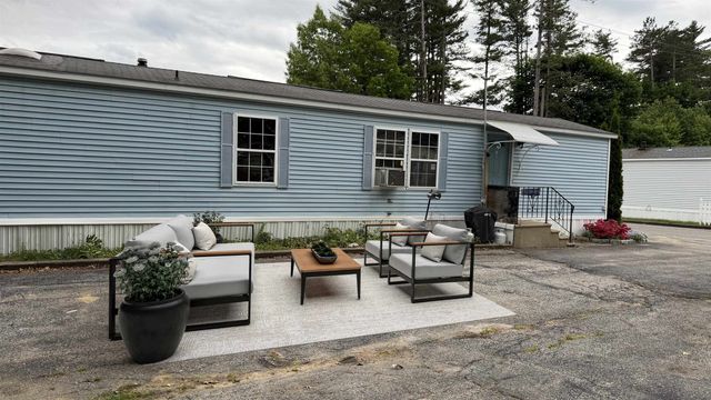 78 Thistle Way, Manchester, NH 03109