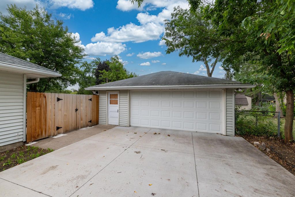 8739 Hadley Avenue S, Cottage Grove, MN 55016 — photo 2