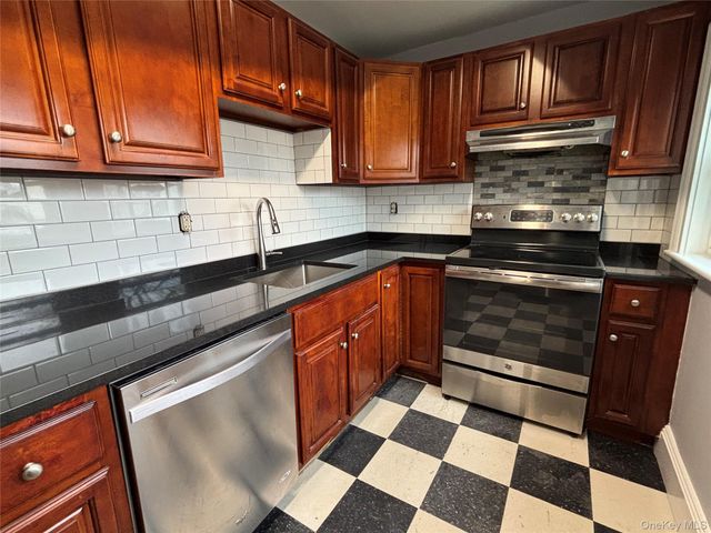 17 Hamilton Avenue, Ossining, NY 10562