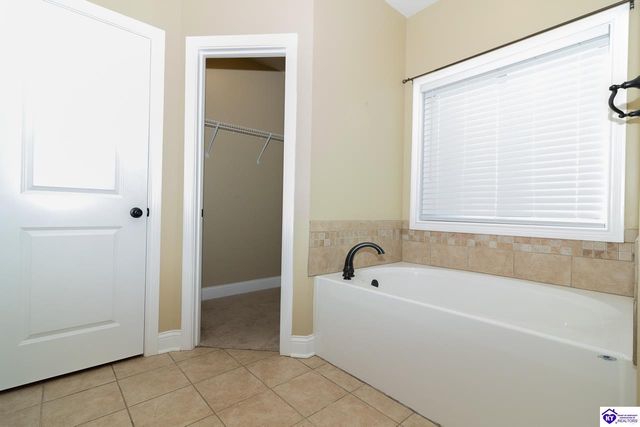 114 Lowball Lane, Vine Grove, KY 40175