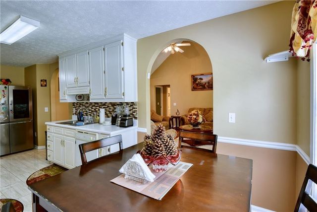 3905 Michaels Creek Way, Loganville, GA 30052