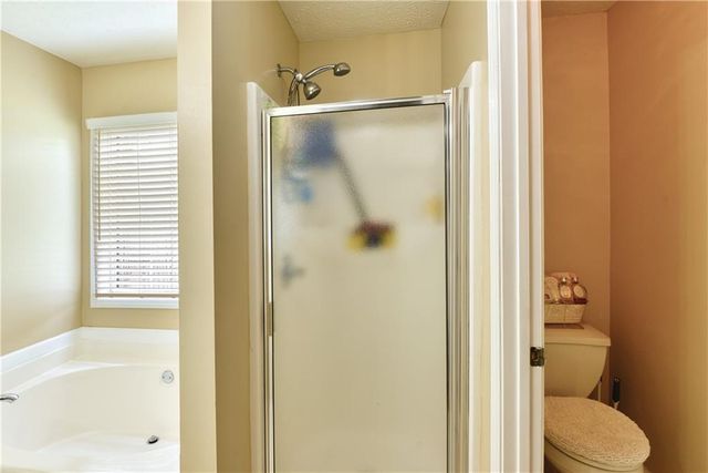 3905 Michaels Creek Way, Loganville, GA 30052