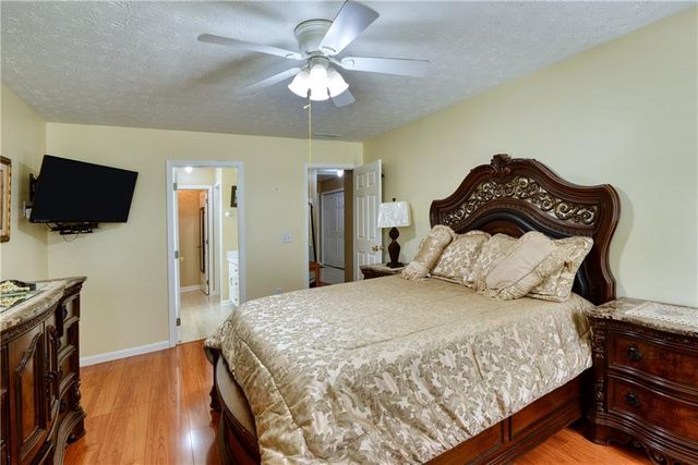 3905 Michaels Creek Way, Loganville, GA 30052