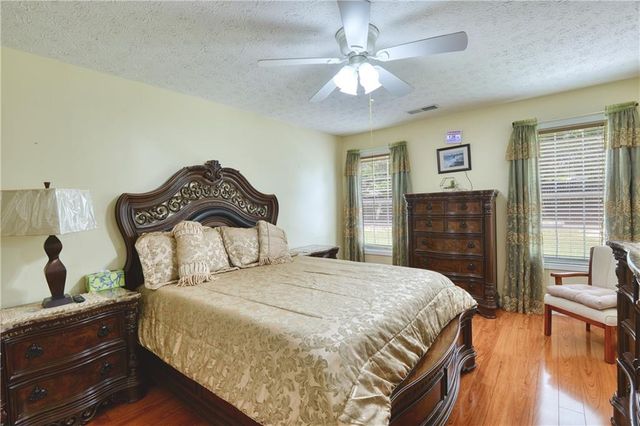 3905 Michaels Creek Way, Loganville, GA 30052