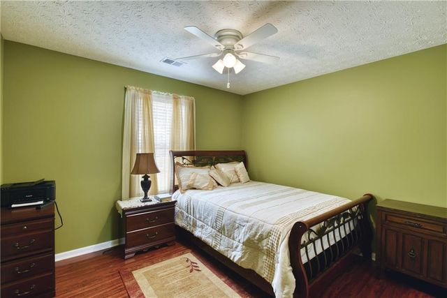 3905 Michaels Creek Way, Loganville, GA 30052