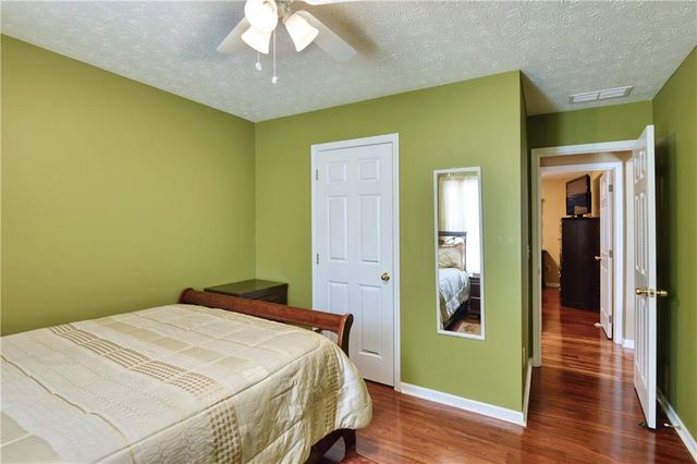 3905 Michaels Creek Way, Loganville, GA 30052