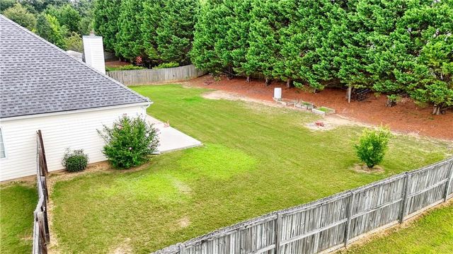 3905 Michaels Creek Way, Loganville, GA 30052