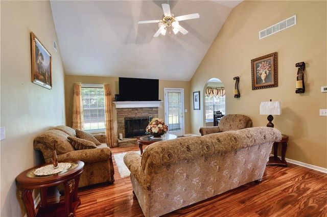 3905 Michaels Creek Way, Loganville, GA 30052