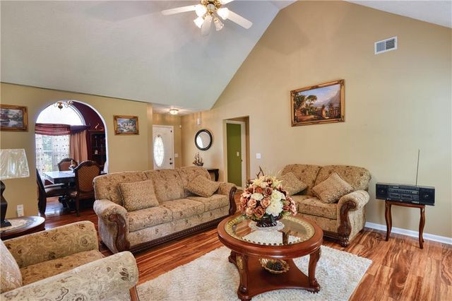 3905 Michaels Creek Way, Loganville, GA 30052