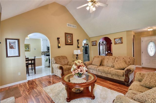 3905 Michaels Creek Way, Loganville, GA 30052