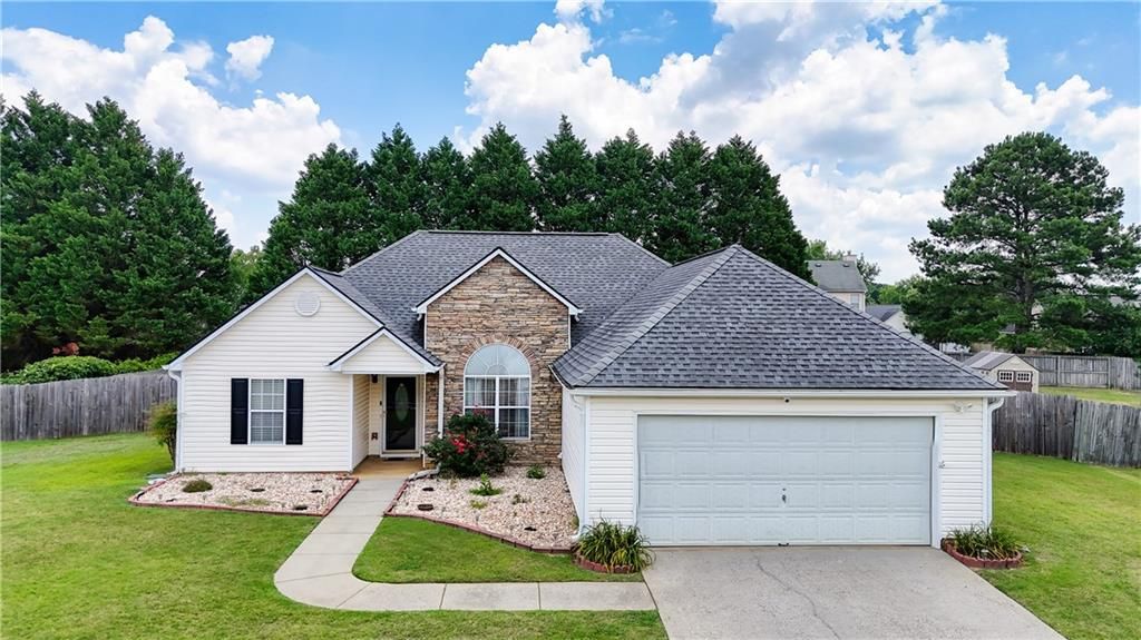 3905 Michaels Creek Way, Loganville, GA 30052