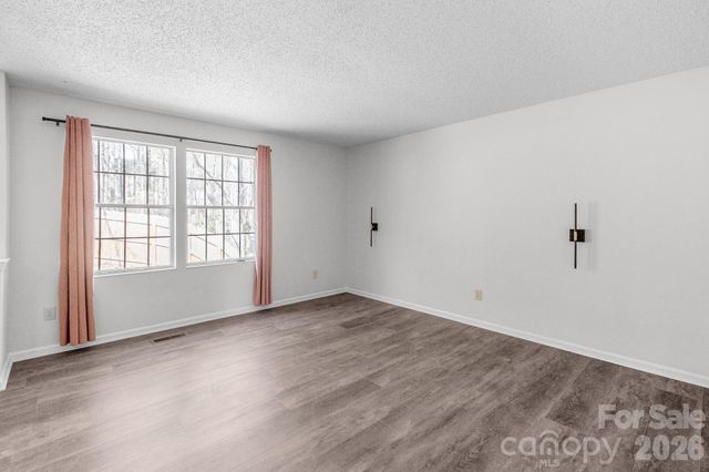 8826 Burnt Umber Drive, Charlotte, NC 28215