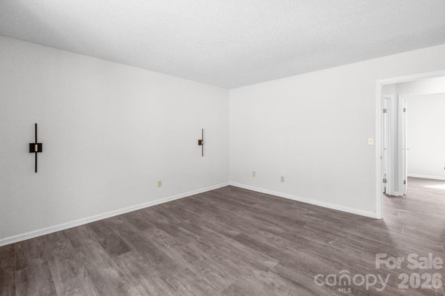 8826 Burnt Umber Drive, Charlotte, NC 28215