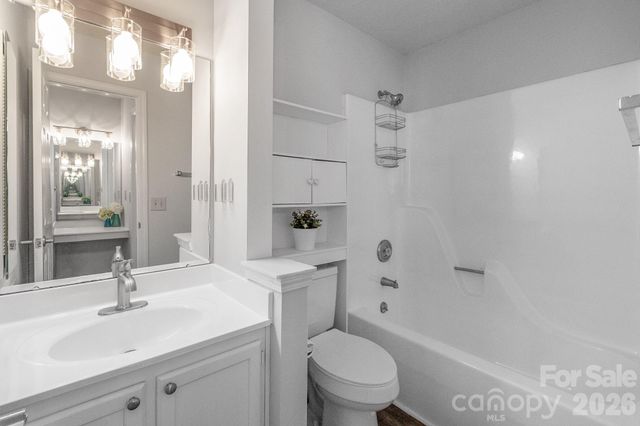 8826 Burnt Umber Drive, Charlotte, NC 28215