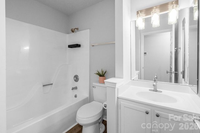 8826 Burnt Umber Drive, Charlotte, NC 28215