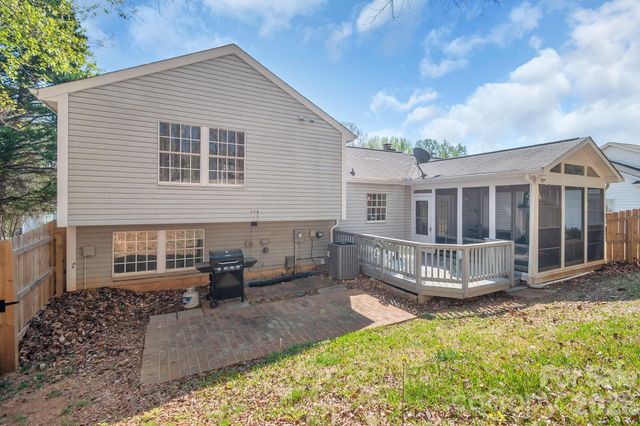 8826 Burnt Umber Drive, Charlotte, NC 28215