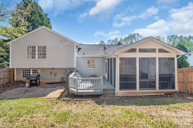 8826 Burnt Umber Drive, Charlotte, NC 28215