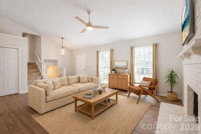 8826 Burnt Umber Drive, Charlotte, NC 28215