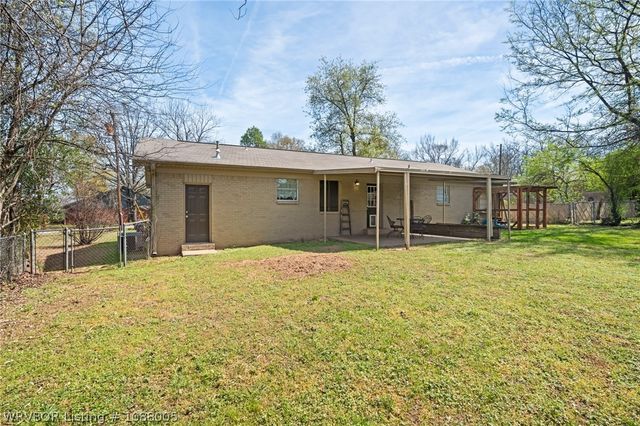 2620 S 57th Street, Fort Smith, AR 72903