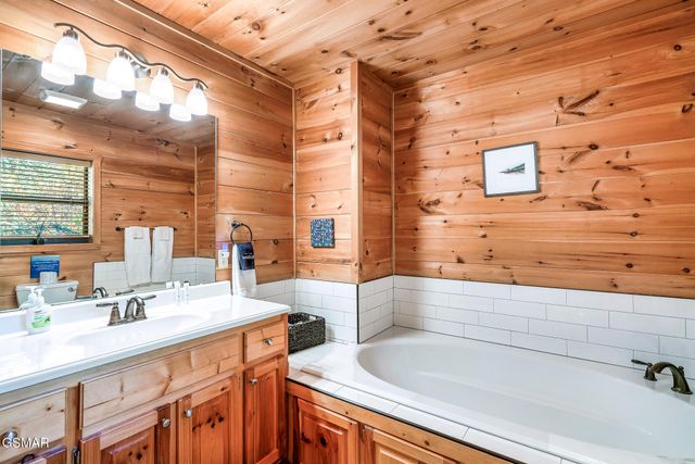 2607 Sunset Circle, Sevierville, TN 37862